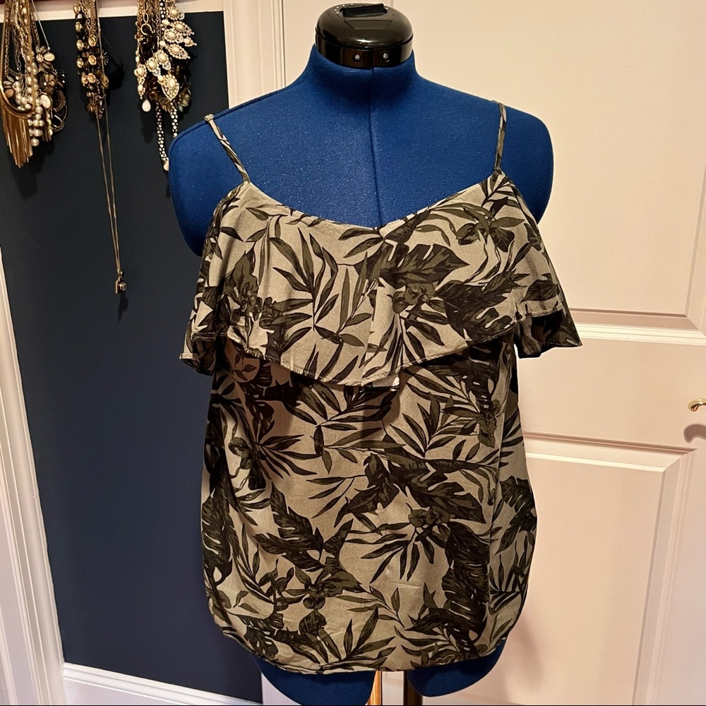 Old Navy Cold Shoulder Palm Tank